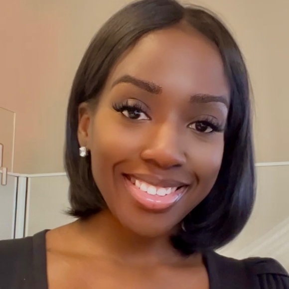 Meet your Posher, Andrea - Picture 1 of 1